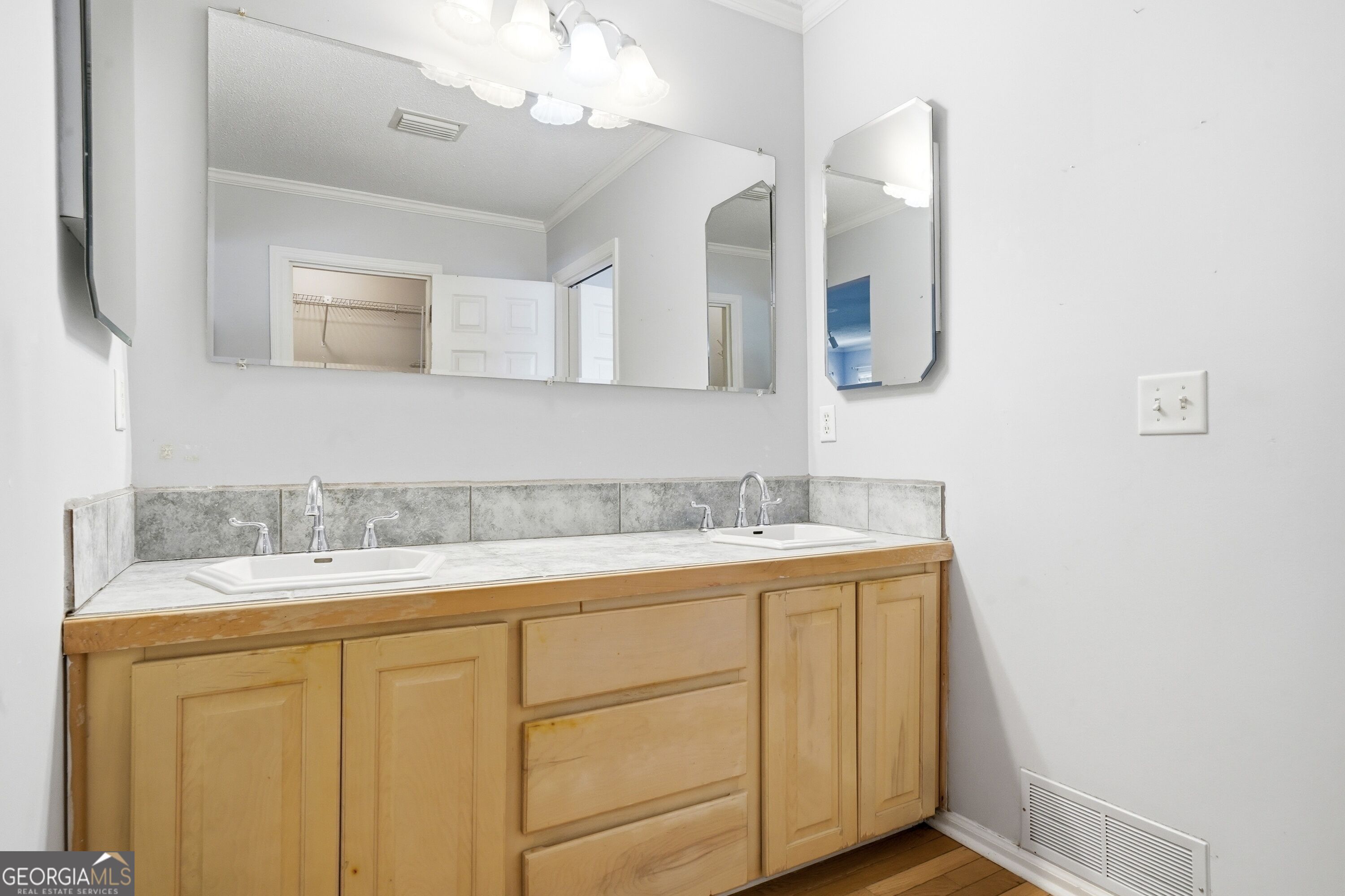 109 Sandcastle Way Property Photo 28