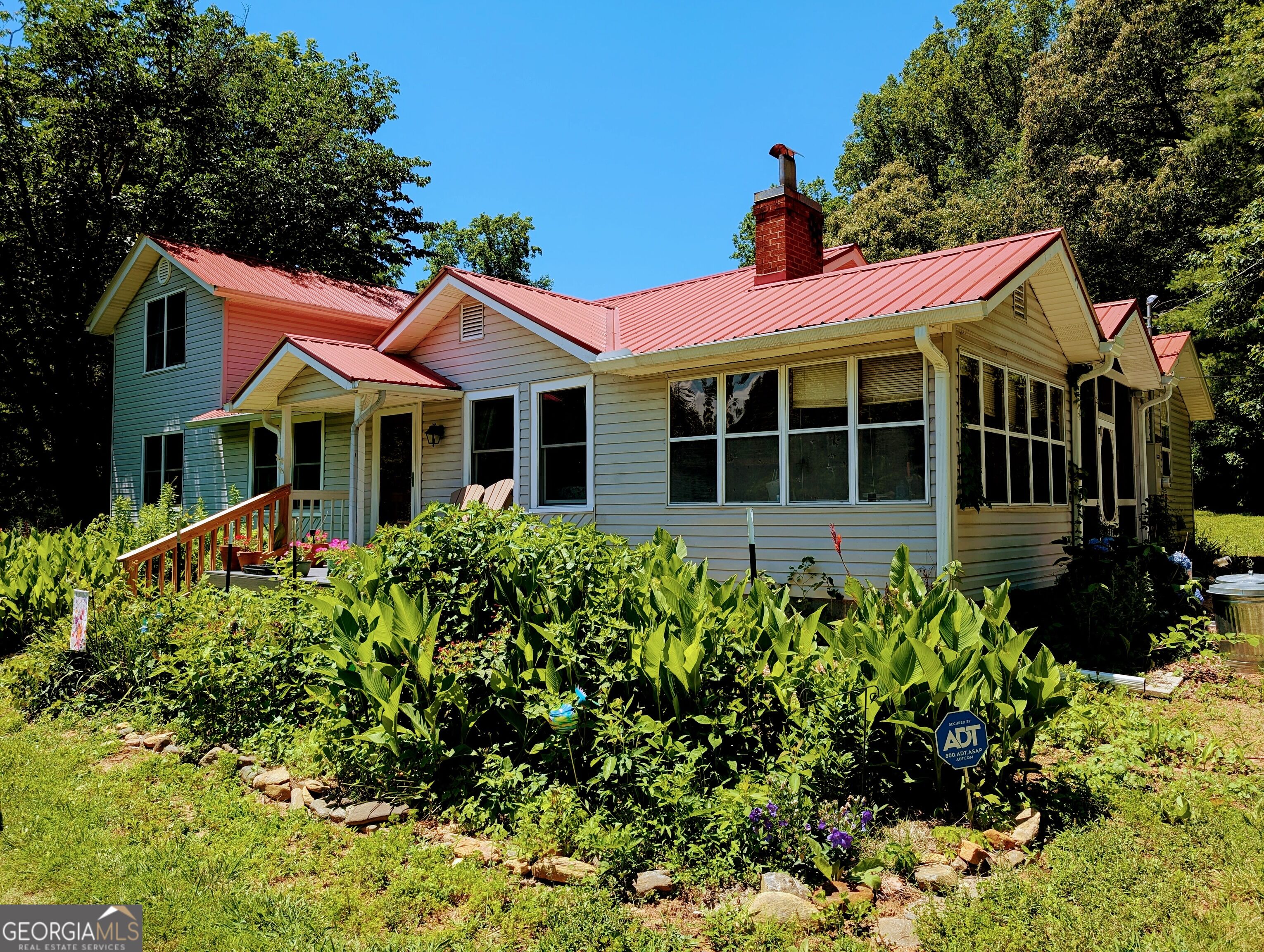 169 E Vineyard Road Property Photo 1