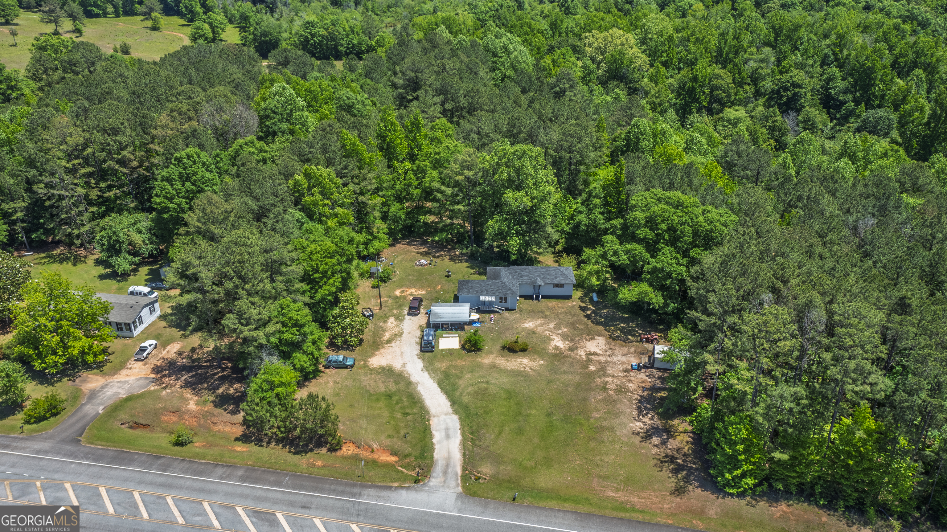574 Warner Road Property Photo 9