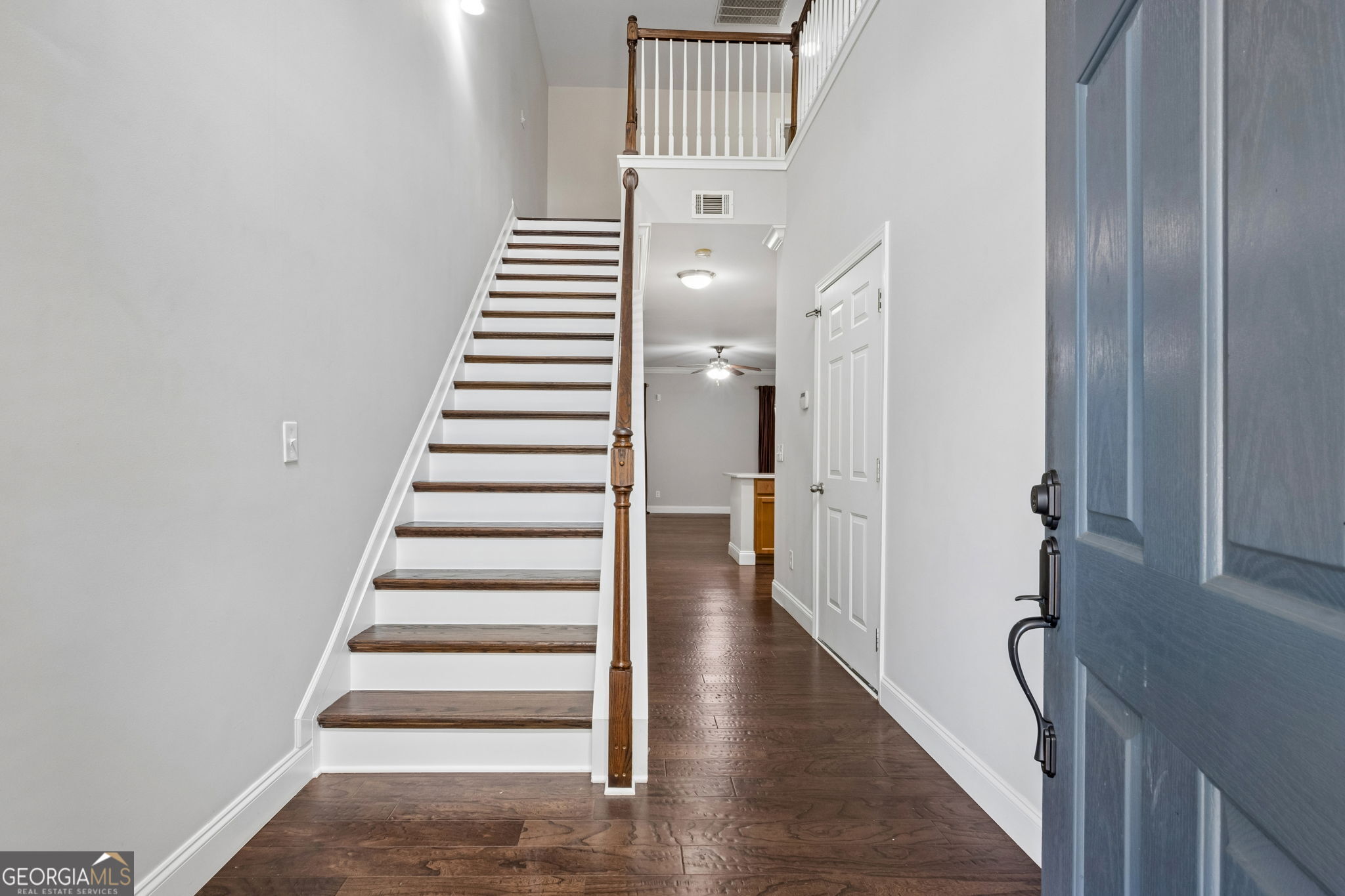 7051 Silk Tree Pointe Property Photo 3