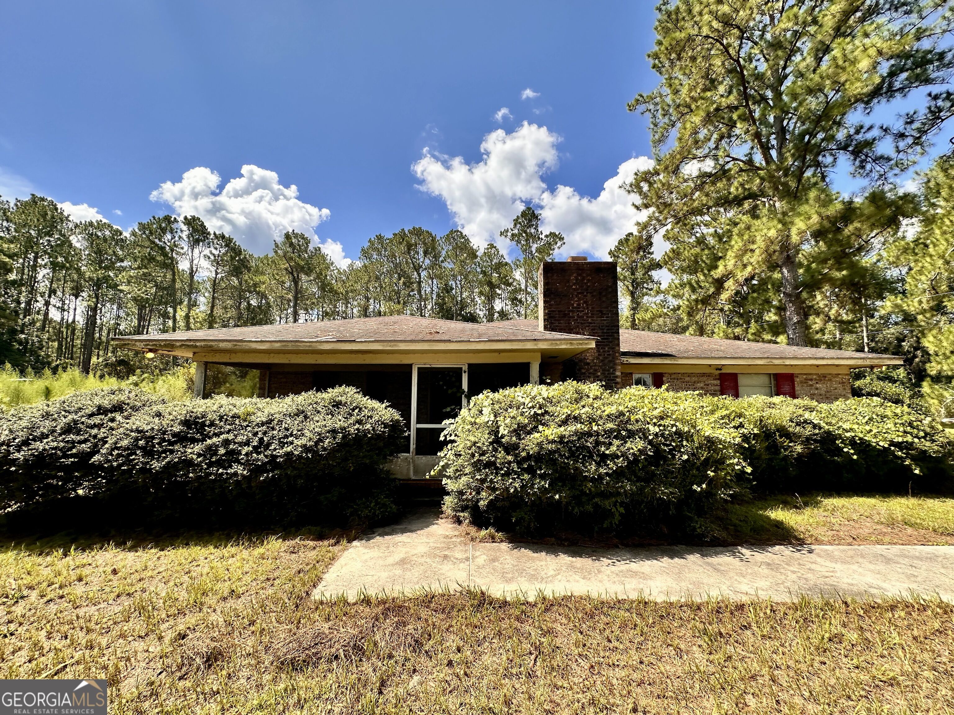 6009 James Street Property Photo 1