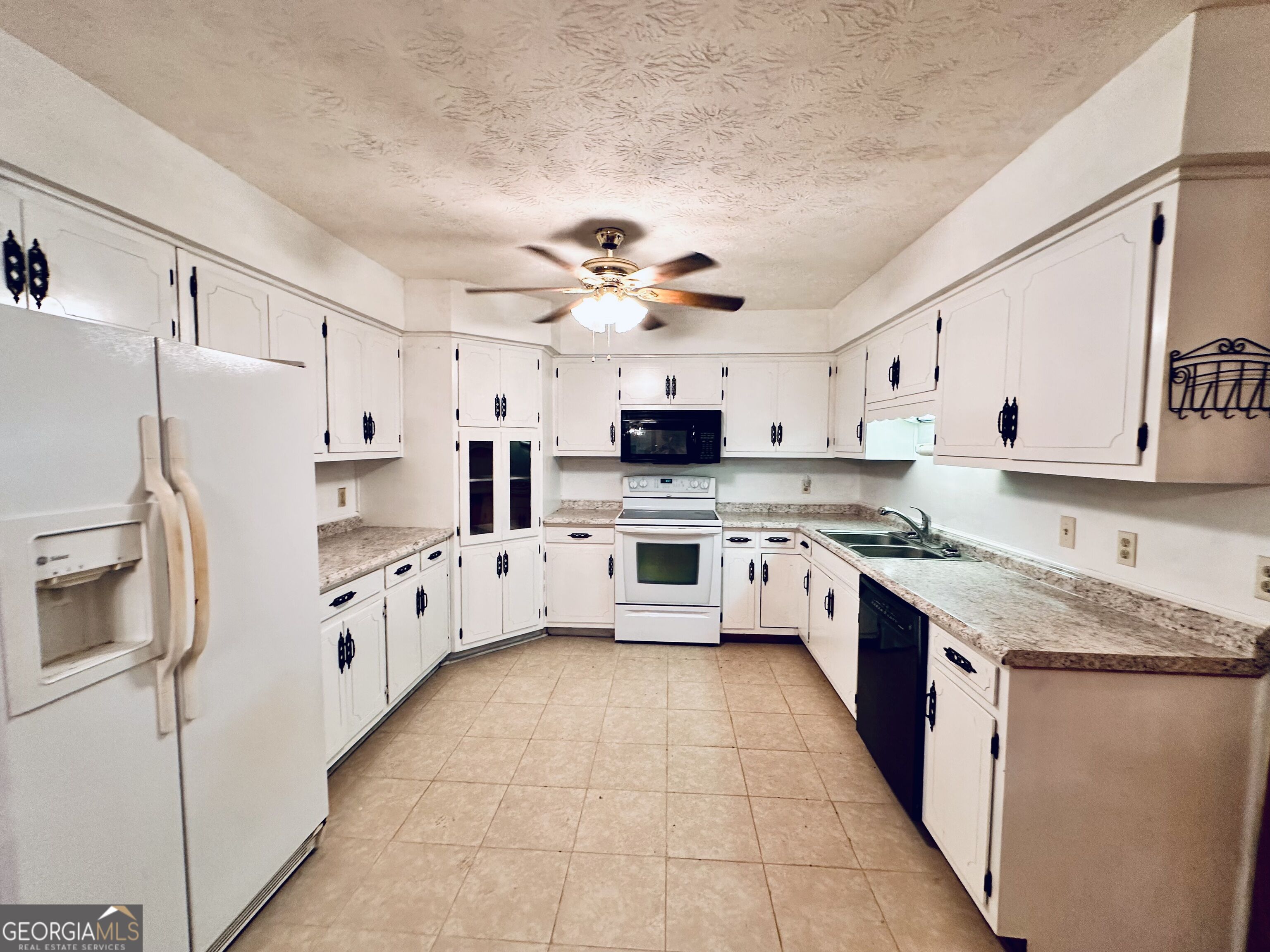 6009 James Street Property Photo 5