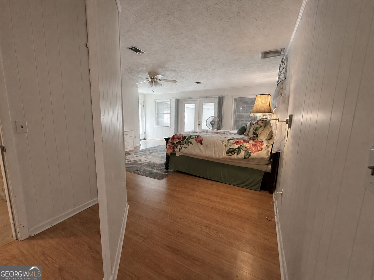 6009 James Street Property Photo 9