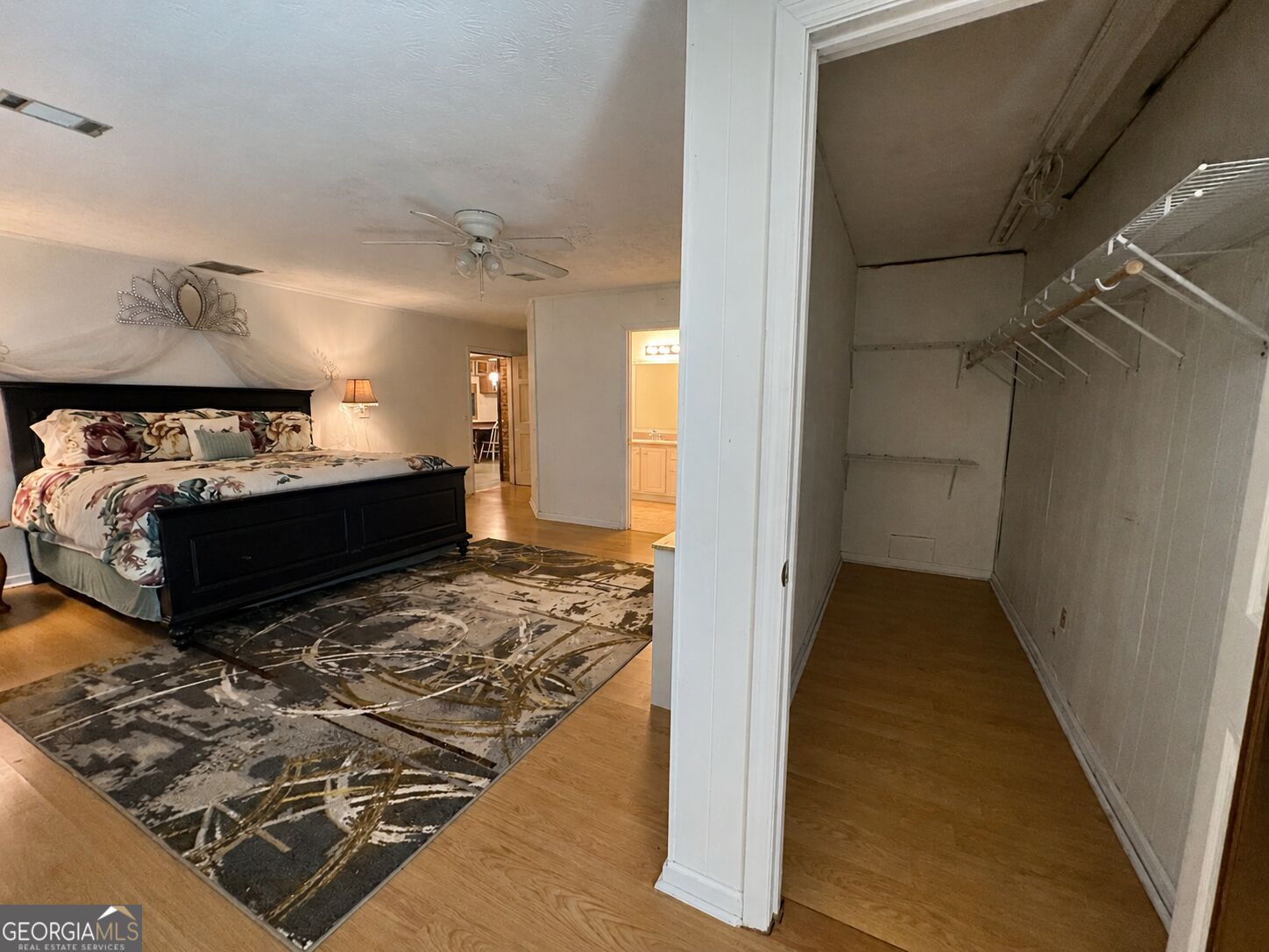 6009 James Street Property Photo 10