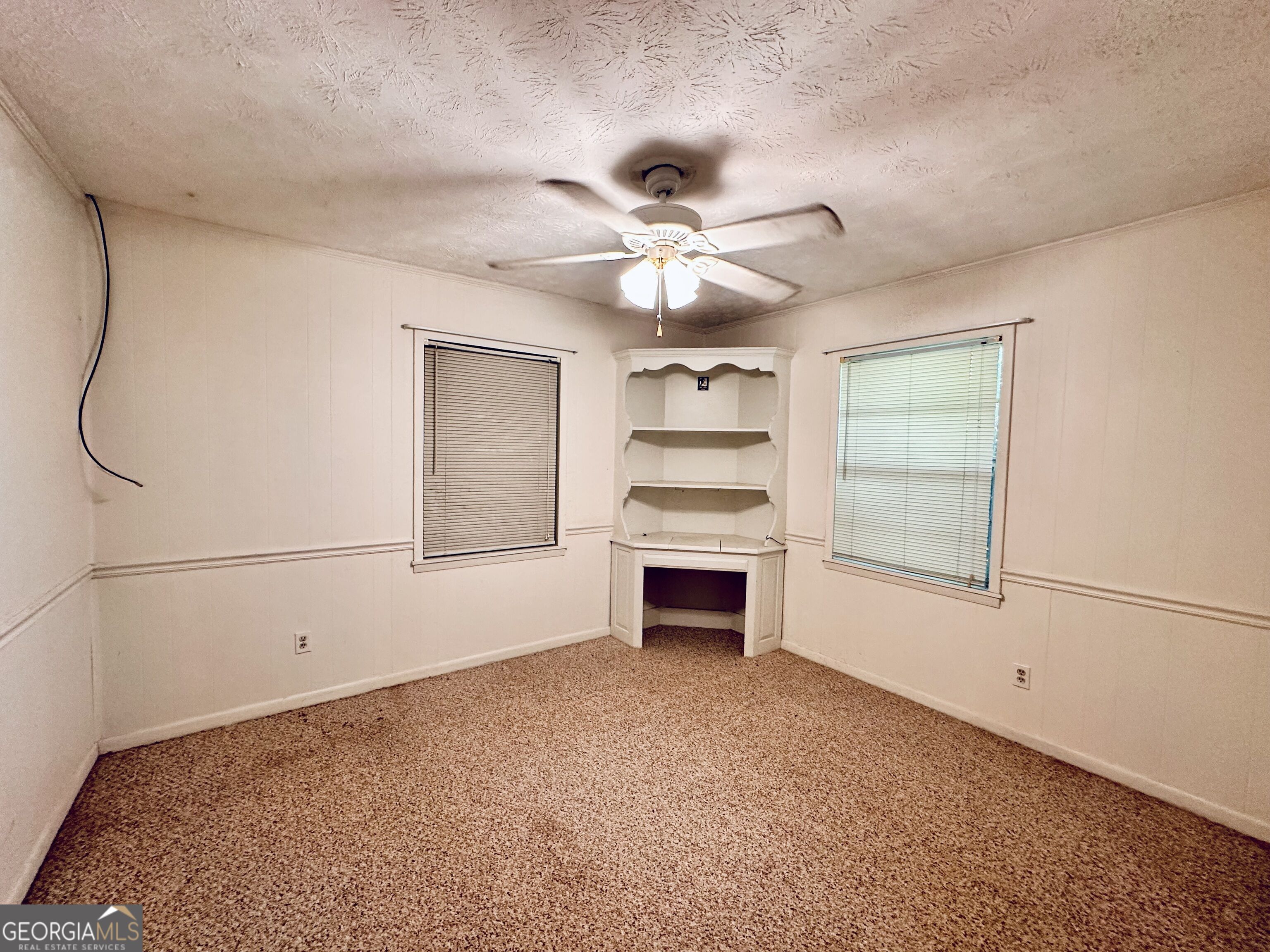 6009 James Street Property Photo 17