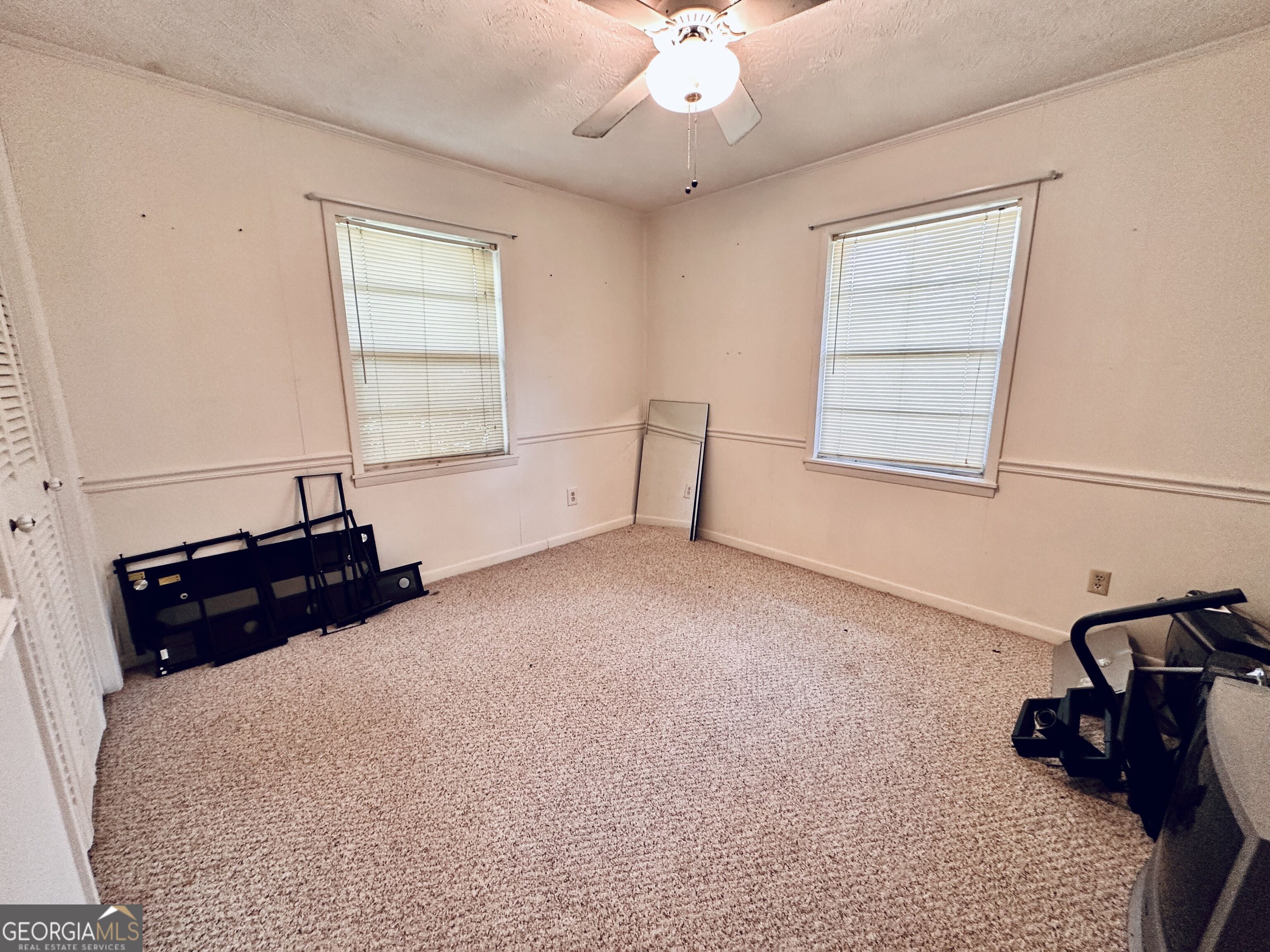 6009 James Street Property Photo 18