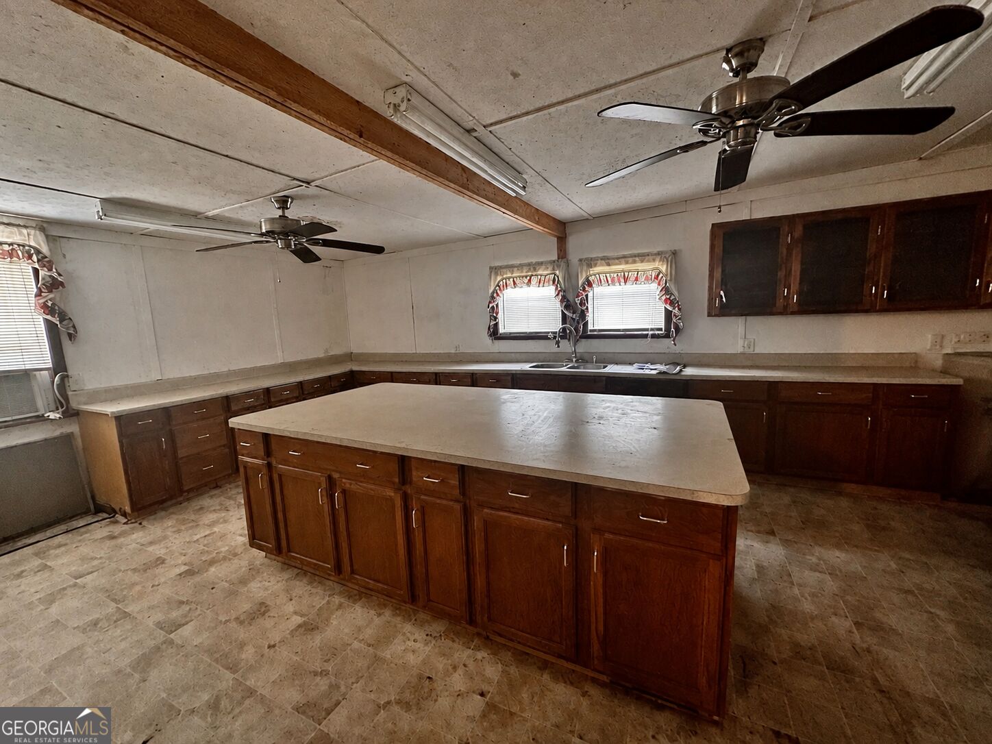 6009 James Street Property Photo 46