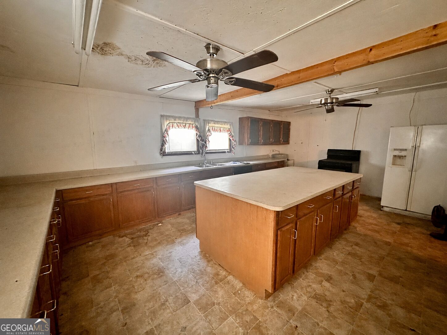 6009 James Street Property Photo 48