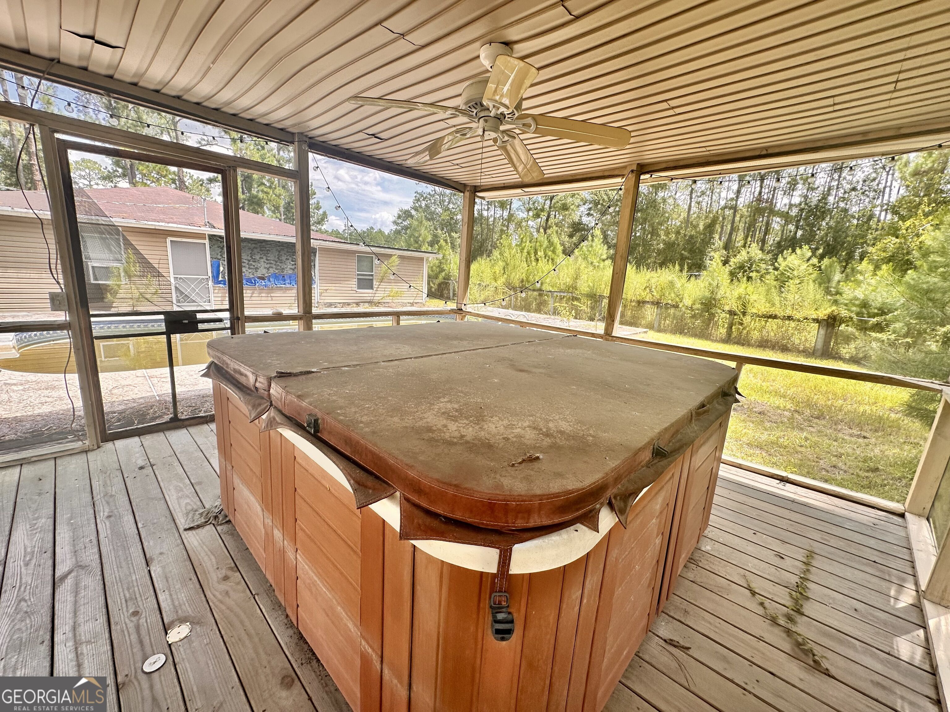 6009 James Street Property Photo 50