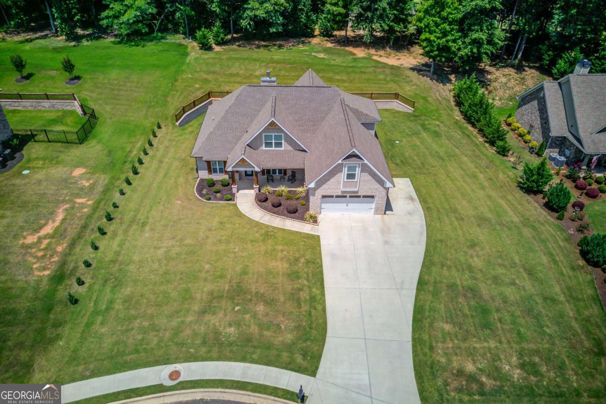 222 Ivey Drive Property Photo 2