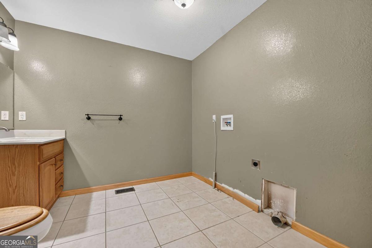 648 Posey Place Property Photo 29