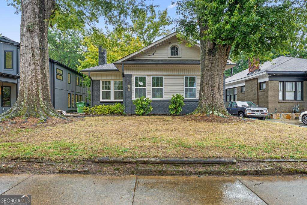 1670 S Gordon Street Sw Property Photo 1