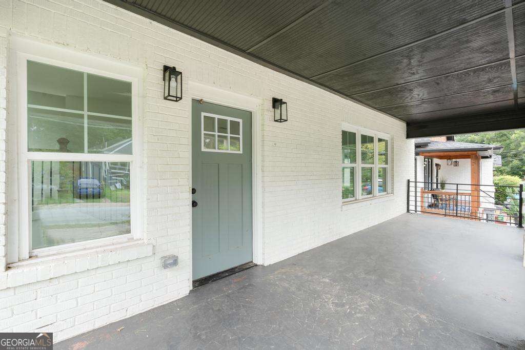 1046 Mayson Turner Road Nw Property Photo 3