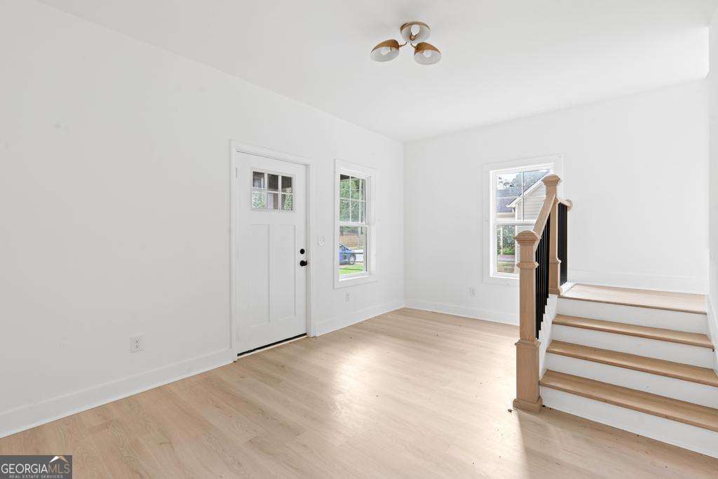 1046 Mayson Turner Road Nw Property Photo 6