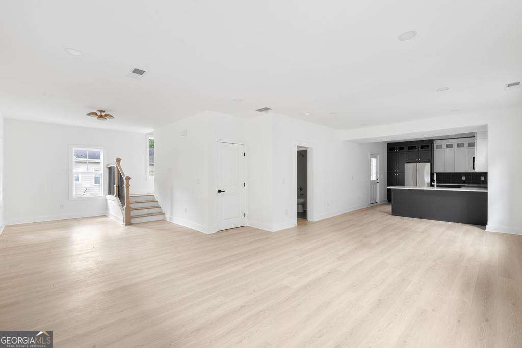 1046 Mayson Turner Road Nw Property Photo 8