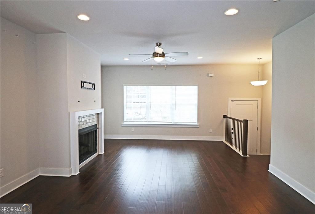 2163 Wiggins Walk Property Photo 2