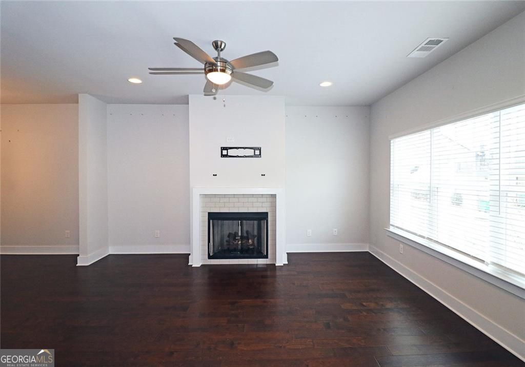 2163 Wiggins Walk Property Photo 4