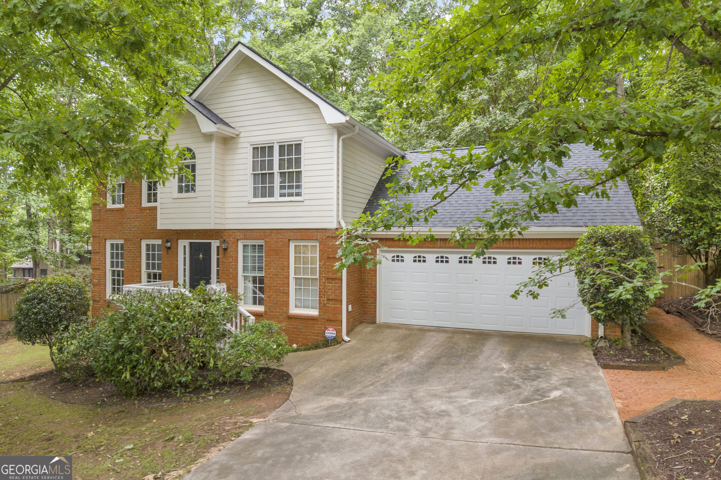120 Rossiter Court Property Photo 1