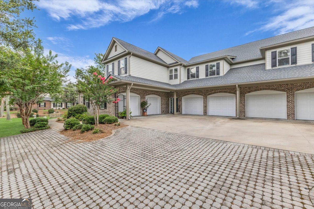 1003 River Oaks Drive Property Photo 1