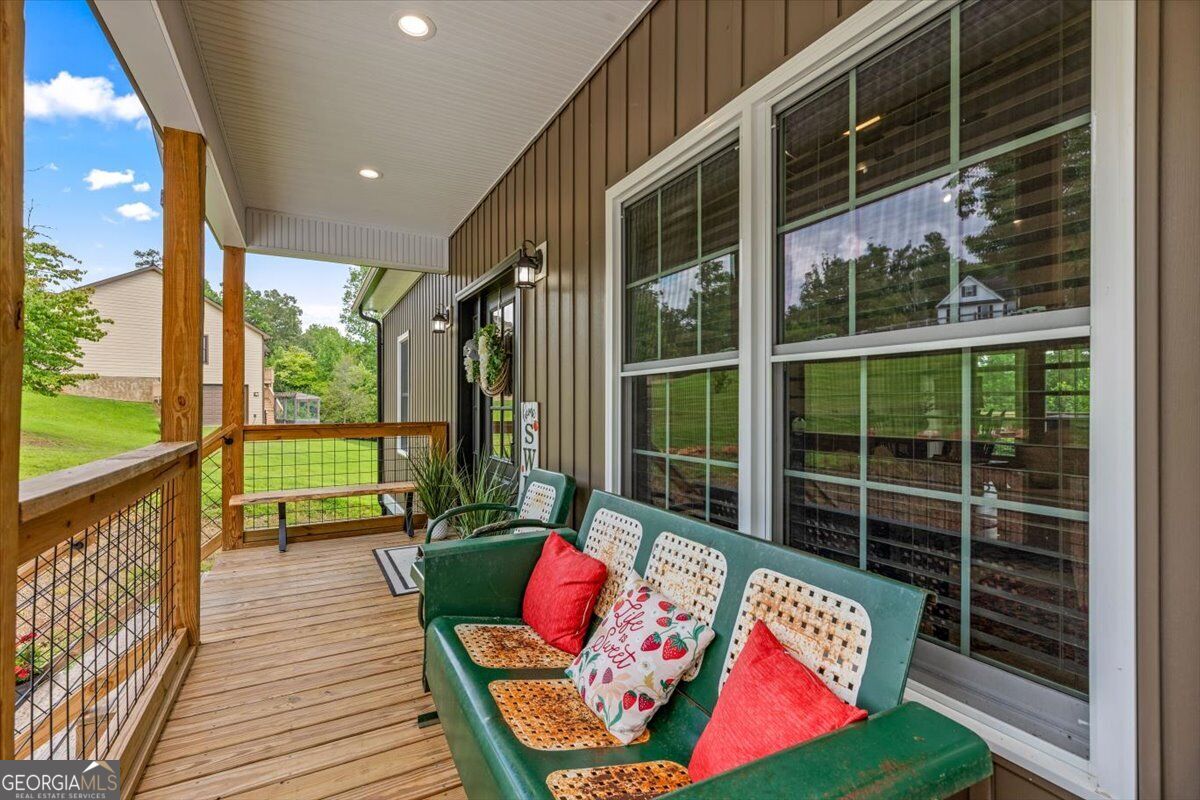 332 Upper Fox Trail Property Photo 6