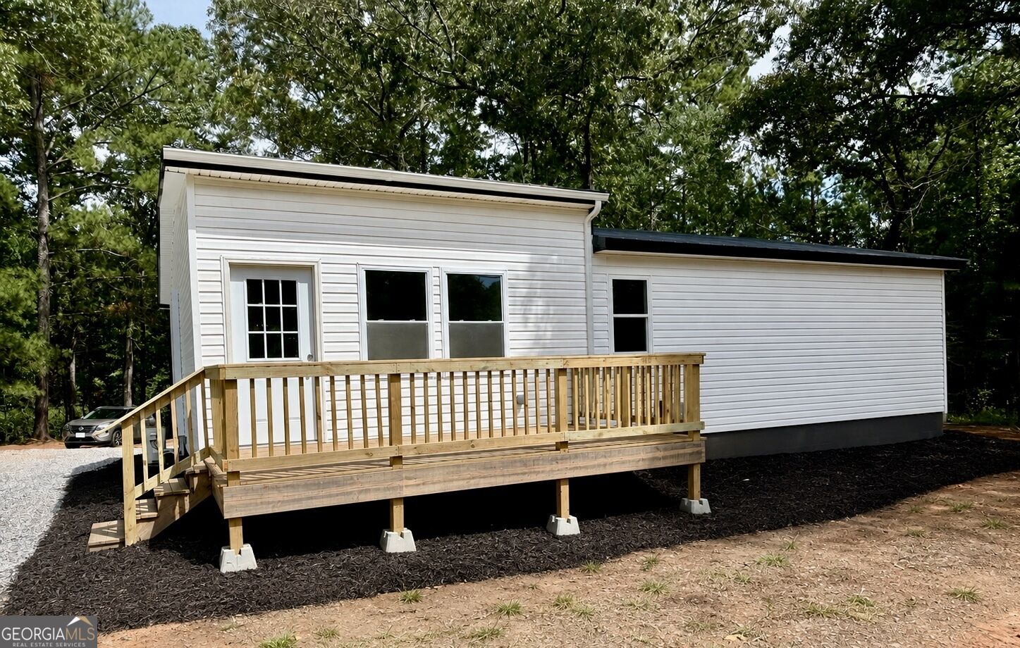 255 Cooksville Road Property Photo 2