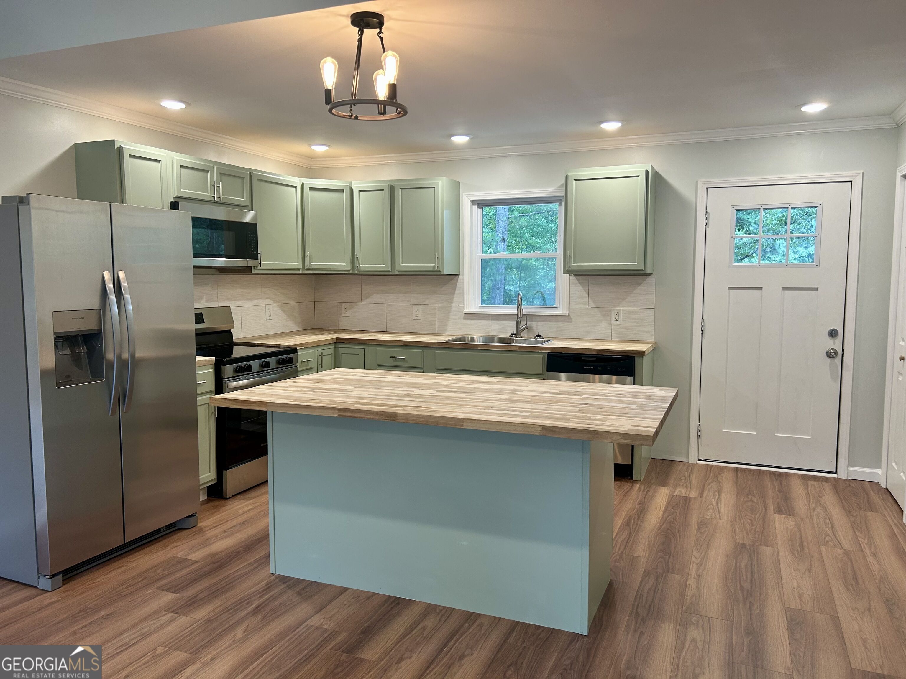 255 Cooksville Road Property Photo 4