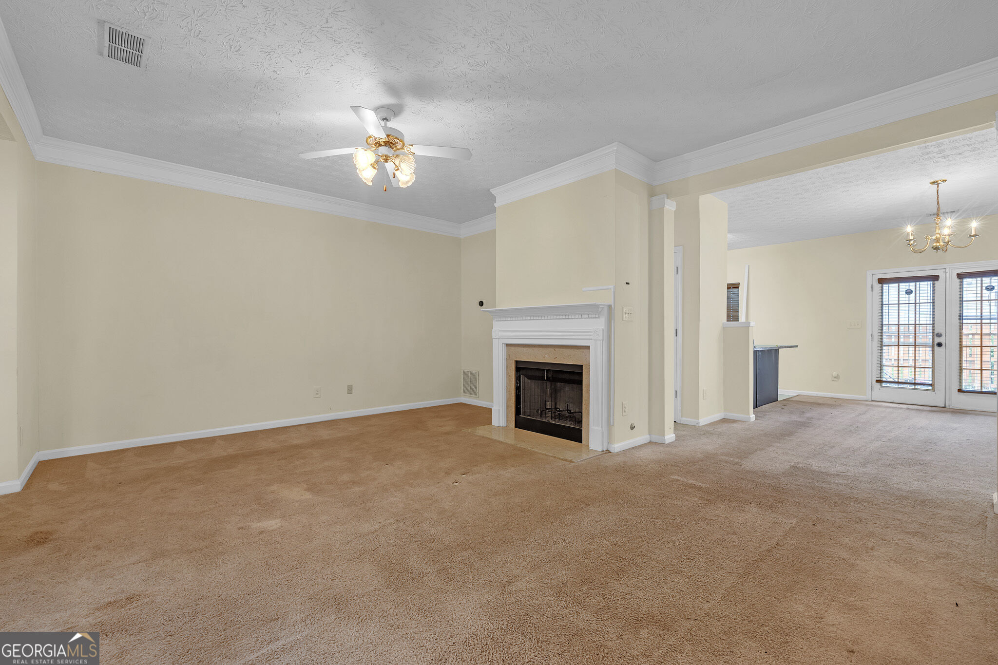 5475 Hampton Court Property Photo 2