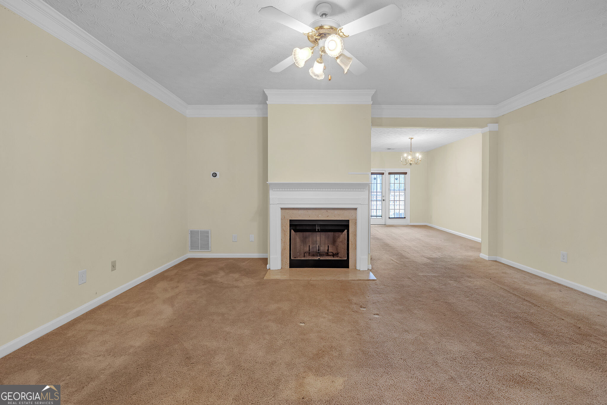 5475 Hampton Court Property Photo 4