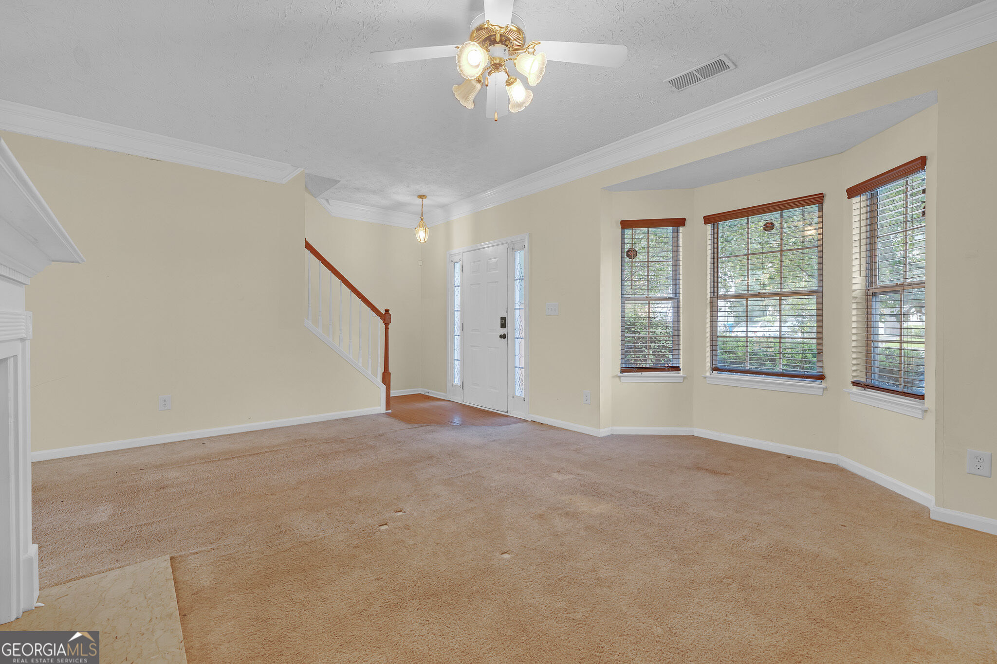 5475 Hampton Court Property Photo 5