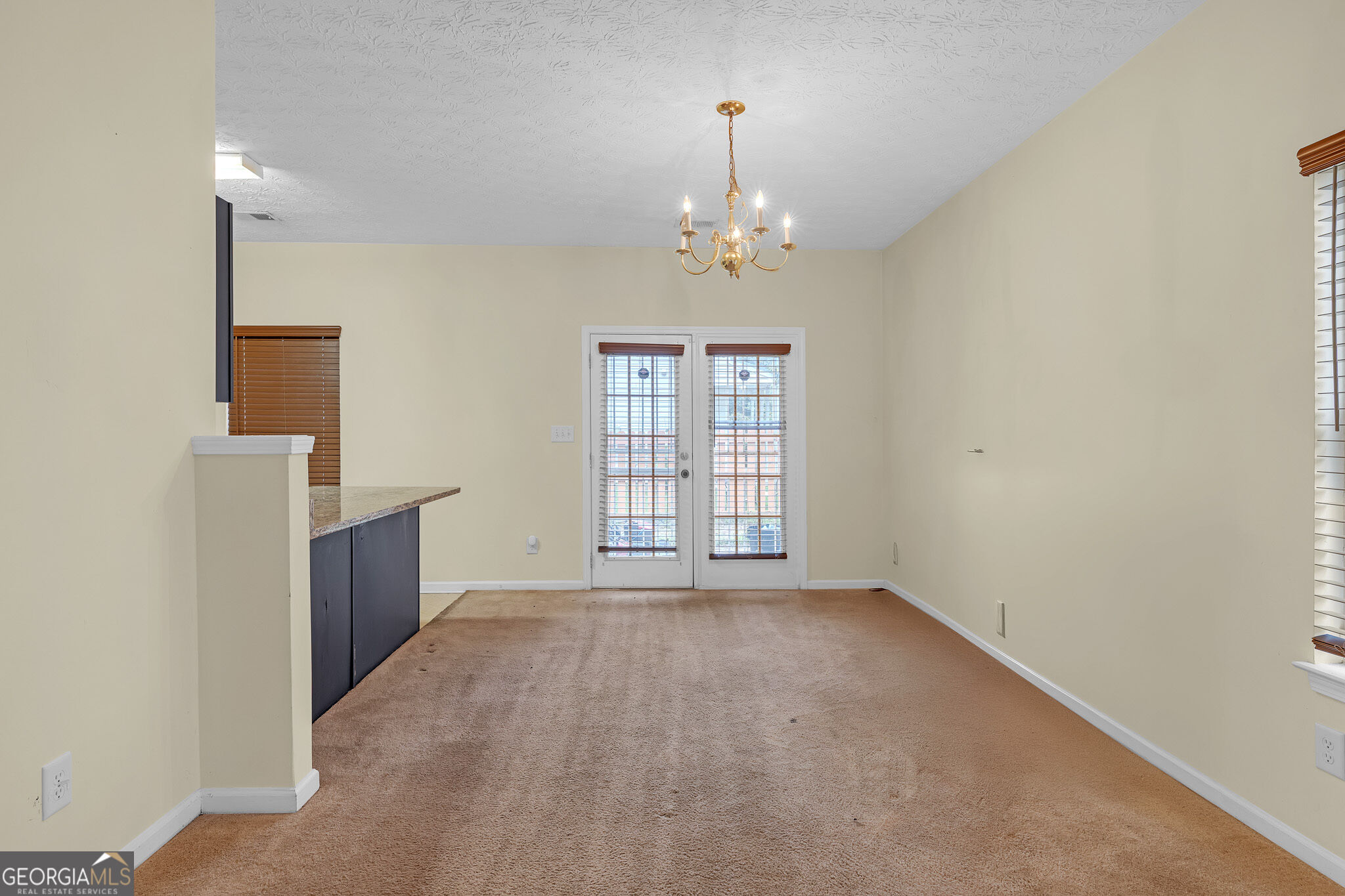 5475 Hampton Court Property Photo 6