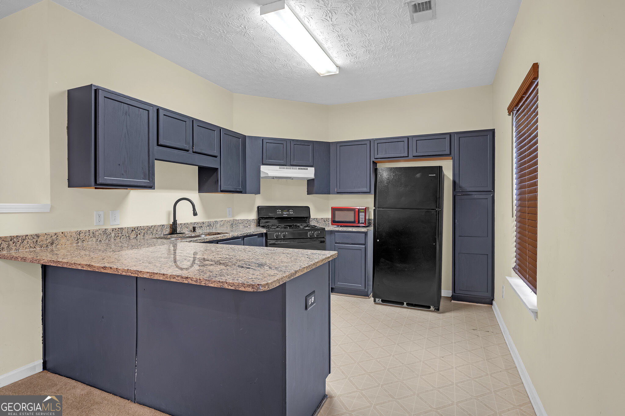 5475 Hampton Court Property Photo 9