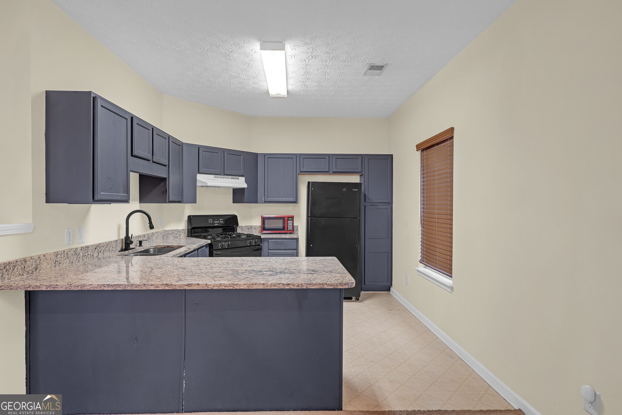 5475 Hampton Court Property Photo 10