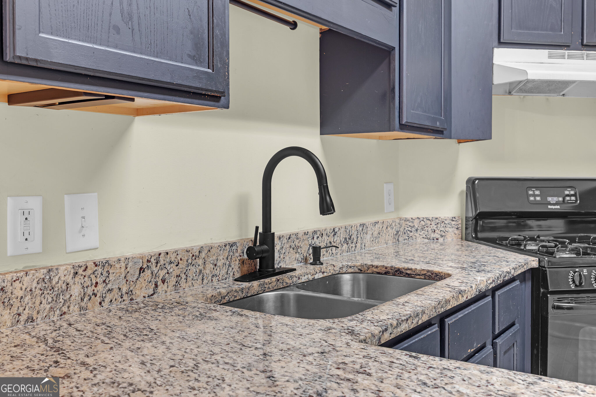 5475 Hampton Court Property Photo 12