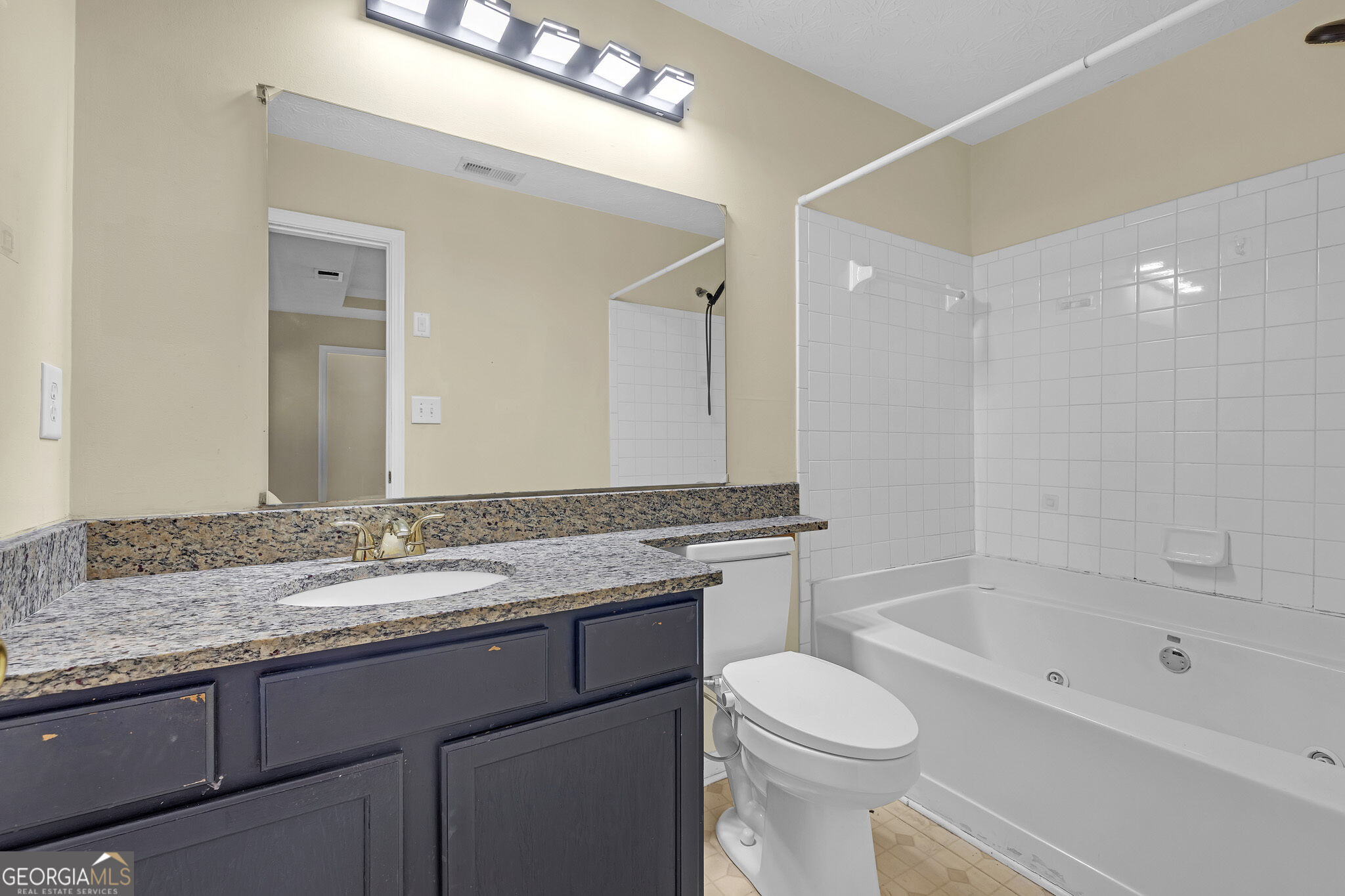 5475 Hampton Court Property Photo 16