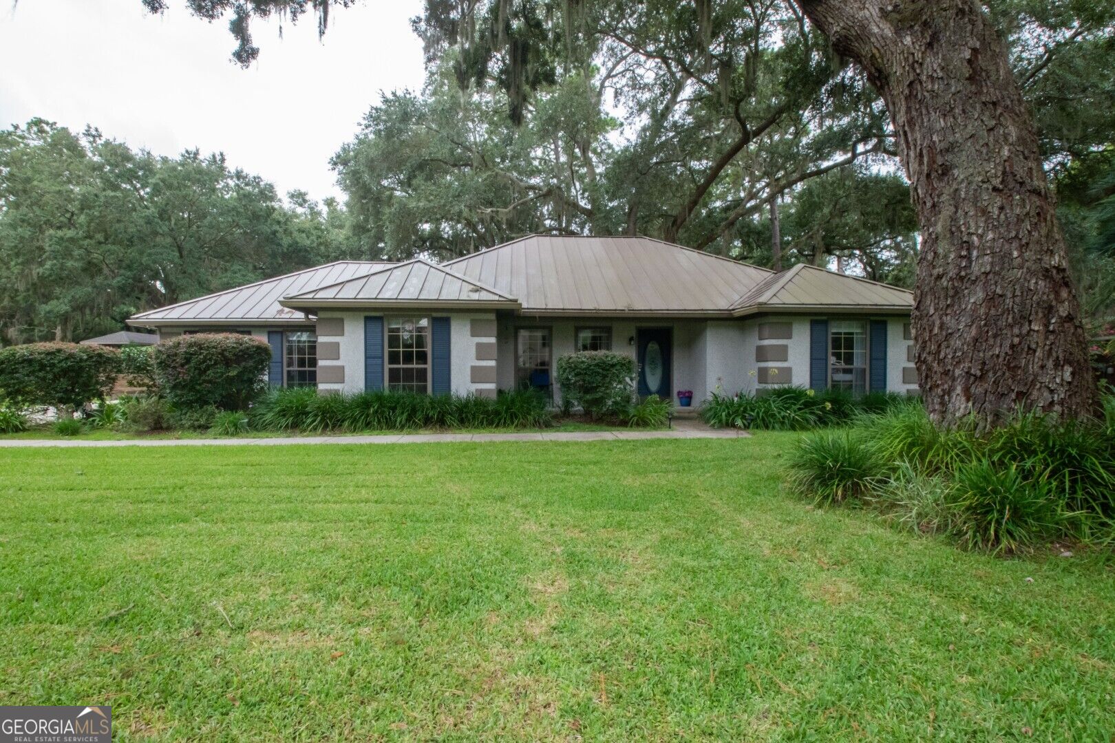 49 River Bend Drive Property Photo 2