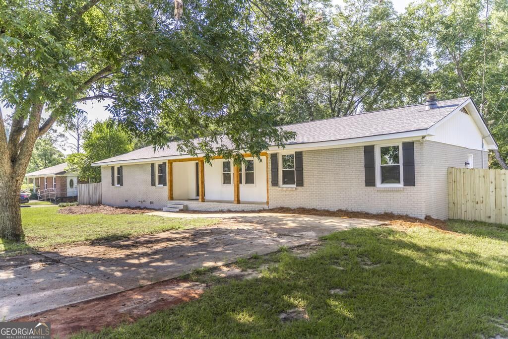 112 Conley Drive Property Photo 2