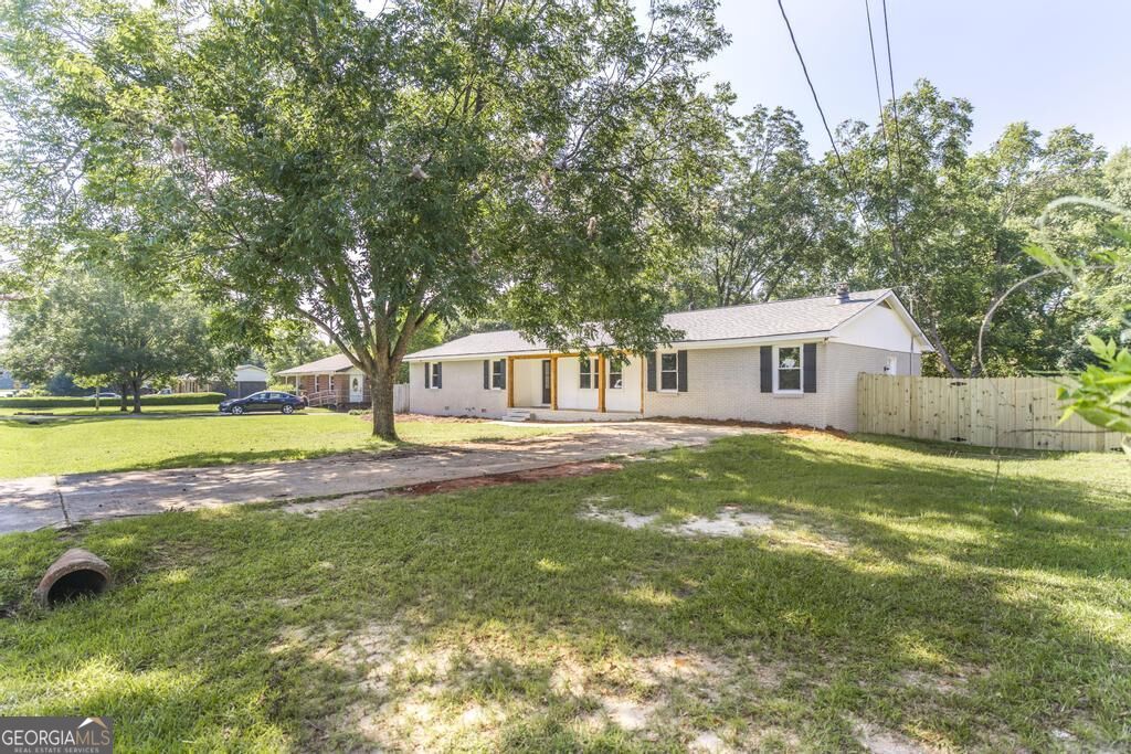 112 Conley Drive Property Photo 3