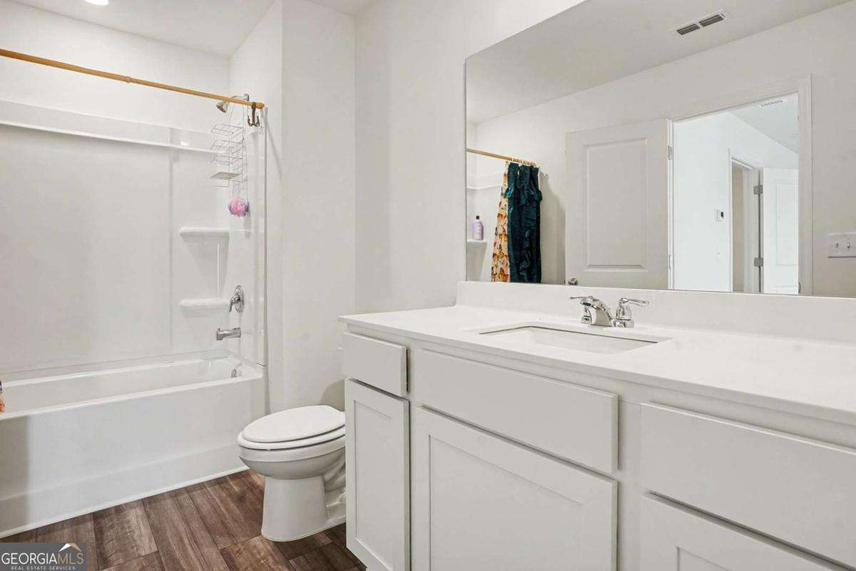 625 Jervis Way Property Photo 17