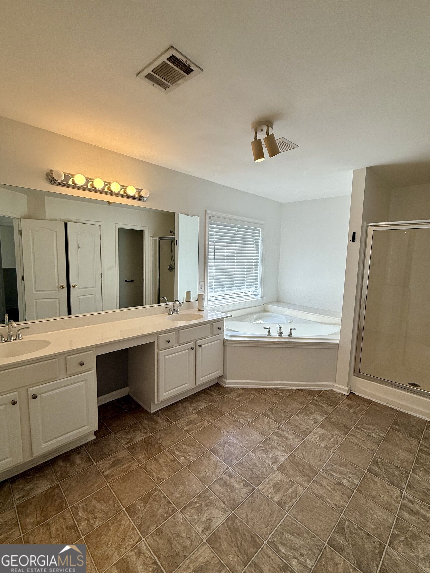 5280 Lakerock Way Sw Property Photo 9