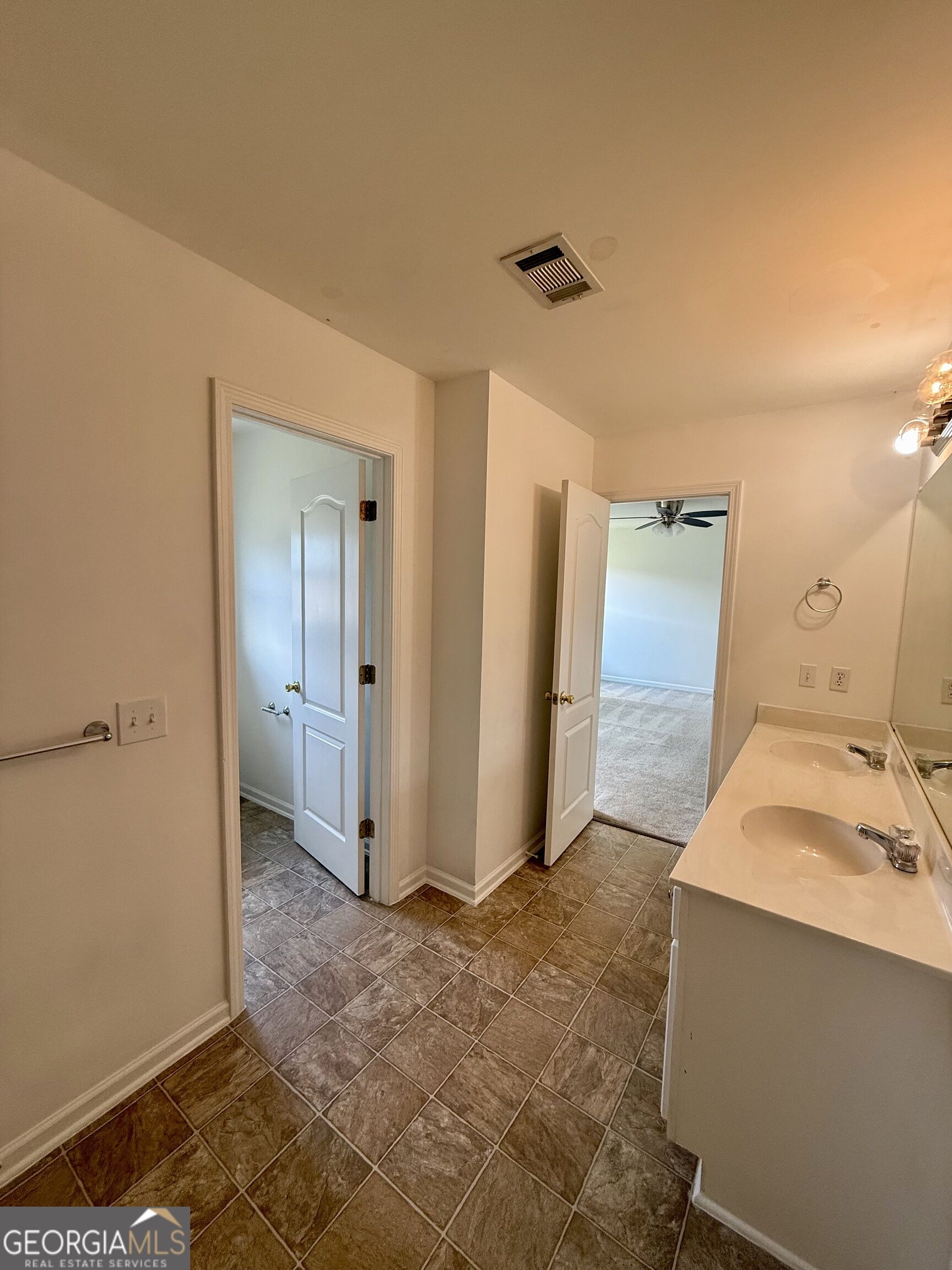 5280 Lakerock Way Sw Property Photo 12