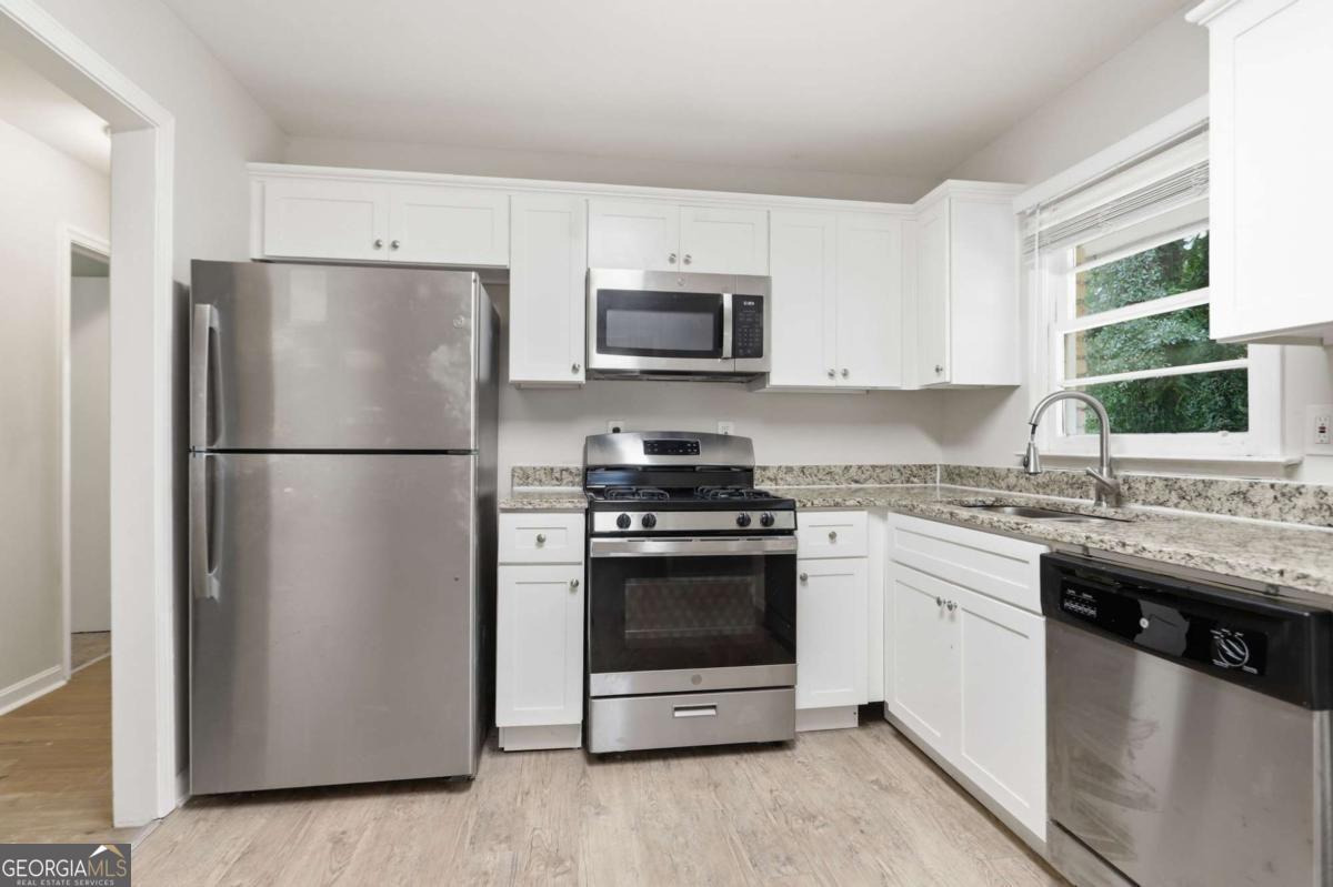 1068 Longshore Drive Property Photo 7