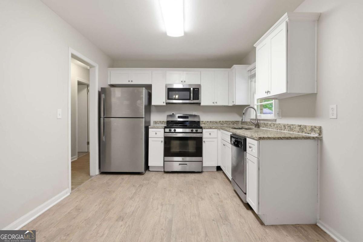 1068 Longshore Drive Property Photo 9