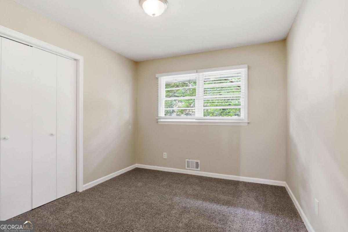 1068 Longshore Drive Property Photo 11