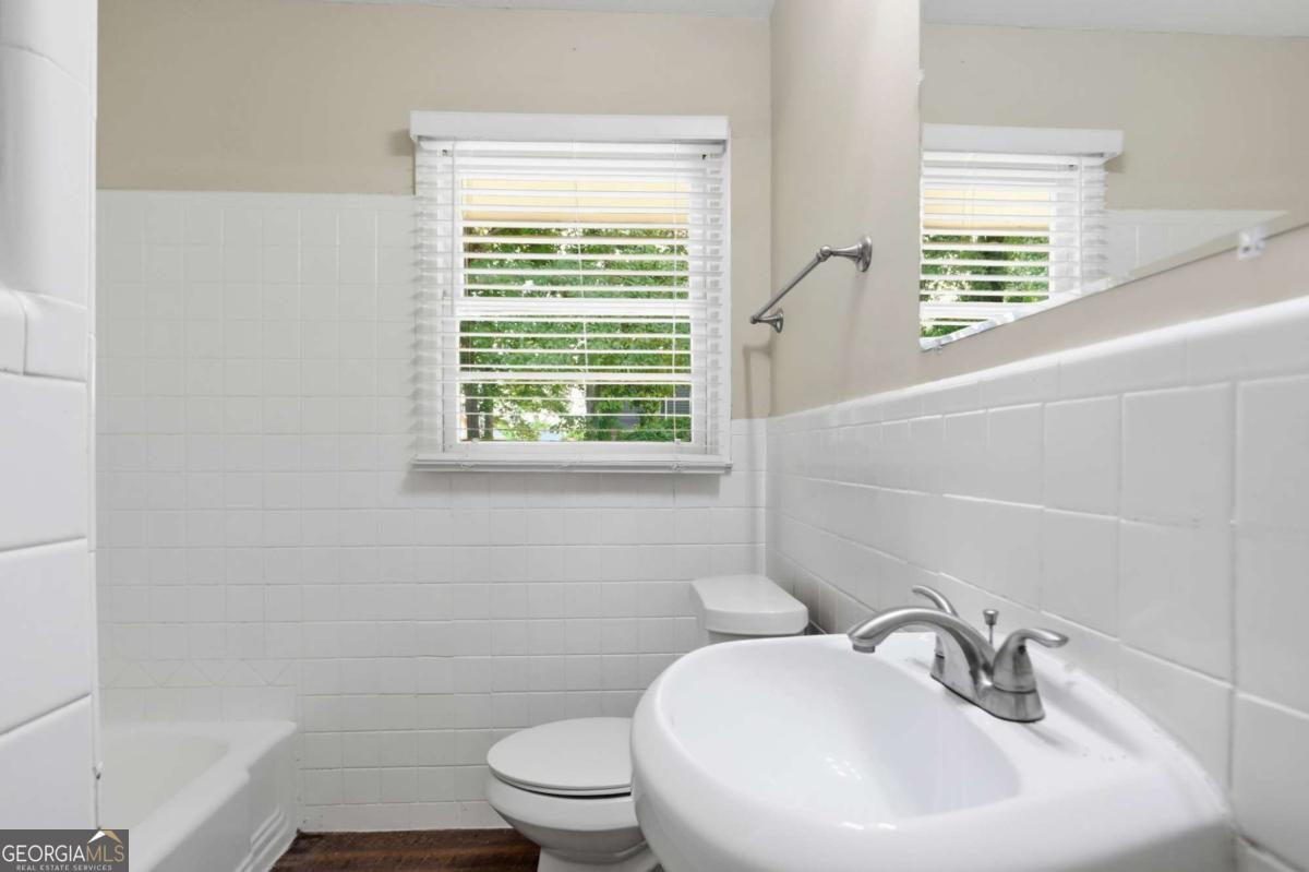 1068 Longshore Drive Property Photo 17