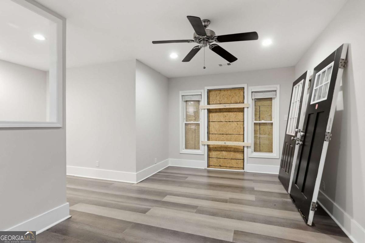 3456 Glensford Drive Property Photo 4