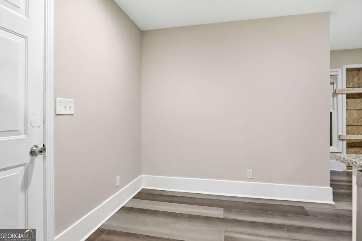 3456 Glensford Drive Property Photo 8