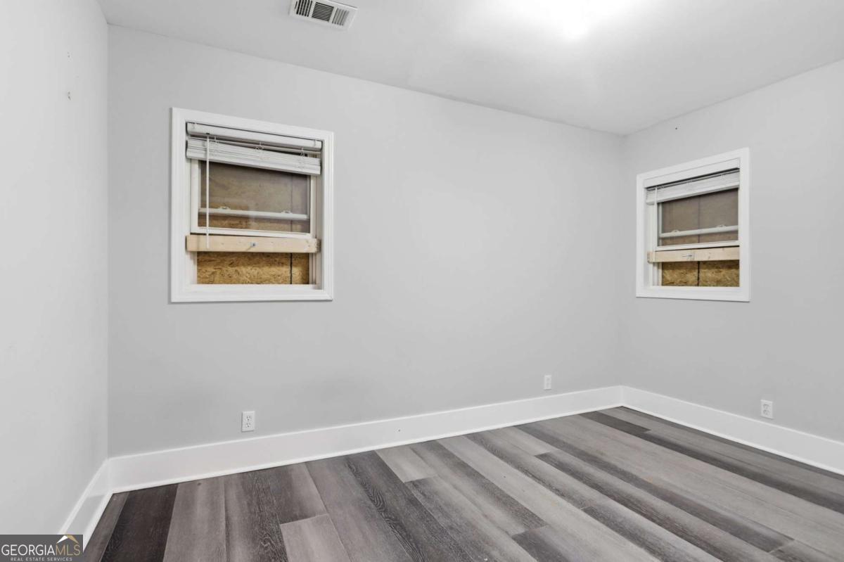 3456 Glensford Drive Property Photo 13