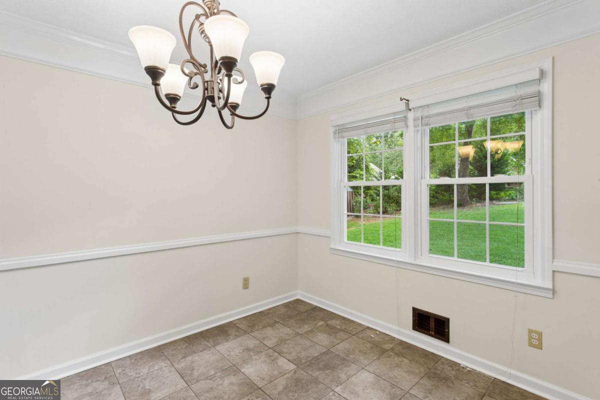 4165 Westview Street Property Photo 6