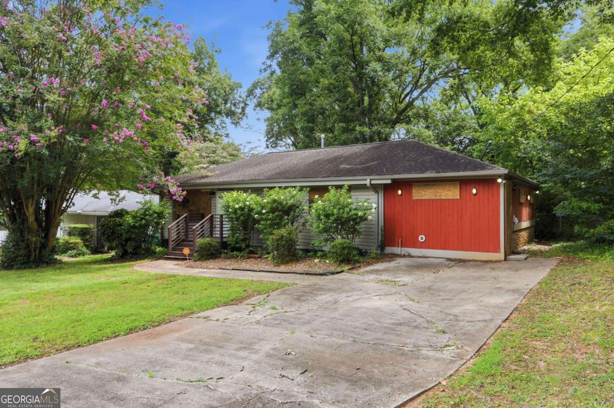 1996 Meadow Lane Property Photo 2