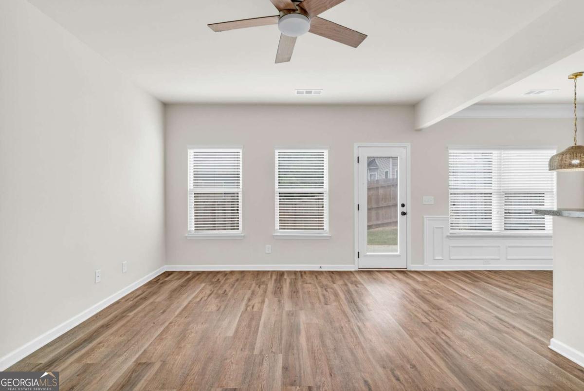 850 Ash Street Property Photo 7